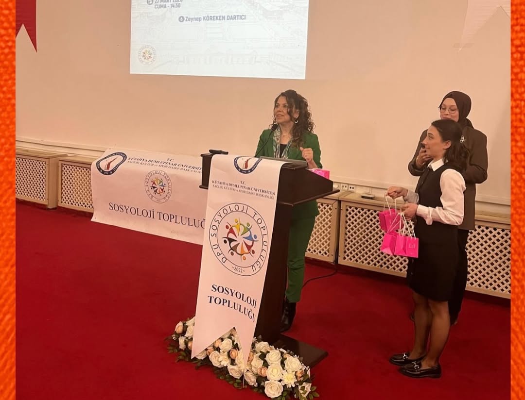 kamerdpu's tweet photo. Doç.Dr.Erkan ÇAV hocamızın danışmanlığında Sosyoloji Topluluğumuzun düzenlediği “CV Hazırlama ve Mülakat Teknikleri” Eğitimine KAMER olarak hediye çekilişi ile destek olmaktan büyük mutluluk duyduk!
Kıymetli hocalarımıza ve tüm öğrencilerimize teşekkür ediyoruz. 
@universitemdpu https://t.co/7nZjChLk2E