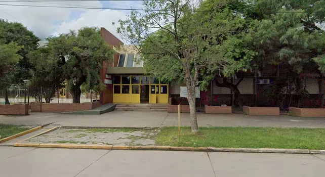 LT8 am830 tweet media