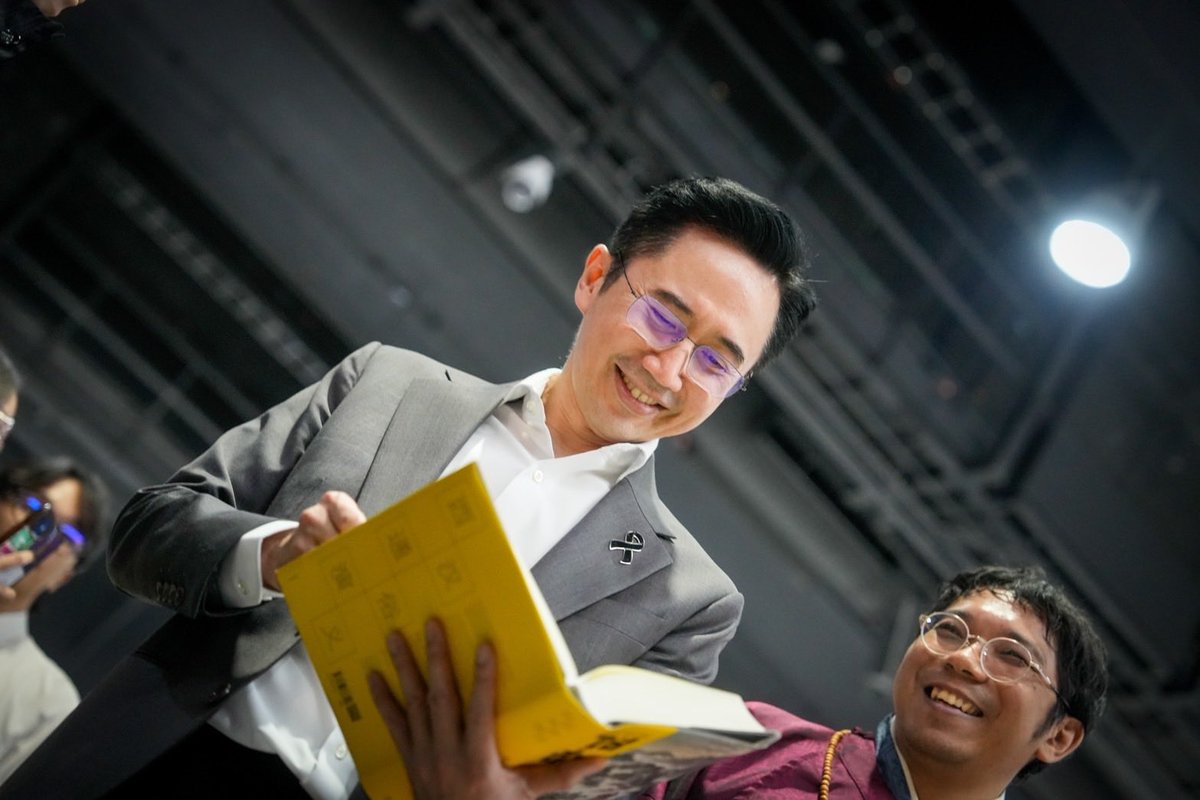 Poppy Peerawit tweet media