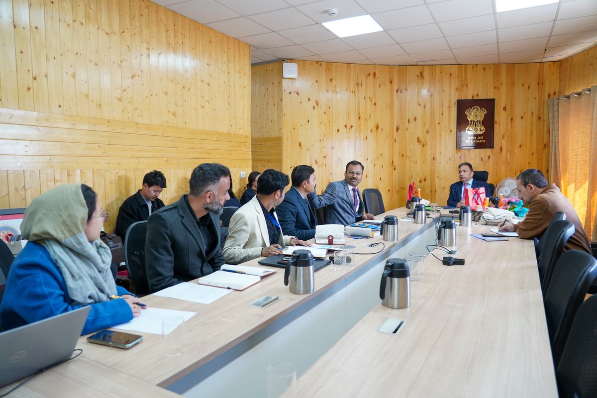 DIPR_Ladakh's tweet photo. Chief Secretary, @ashishkundra, reviewed the progress of the Enterprising Ladakh project and interacted with student entrepreneurs during a presentation held in Leh.

Read more: https://t.co/92vtKOjLO5

@dio_leh @DIPR_Kargil @ddnewsladakh @airnewskargil @prasarbharti https://t.co/nZUbUlfLl3