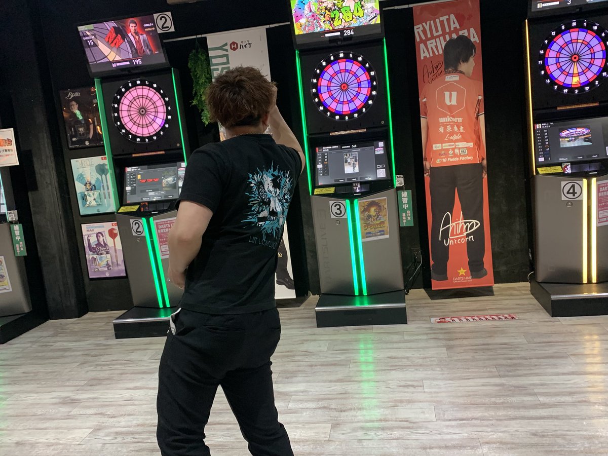 c h i 🐈‍⬛🎯 tweet media