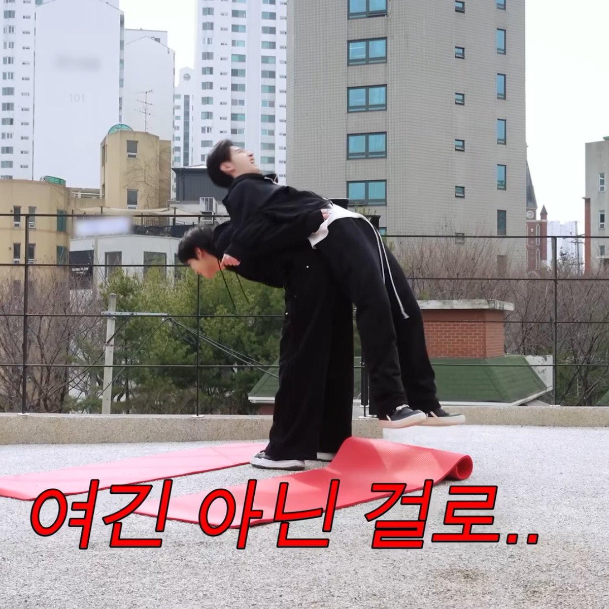 ૮₍ .•̄ · •̄ ₎ა tweet media