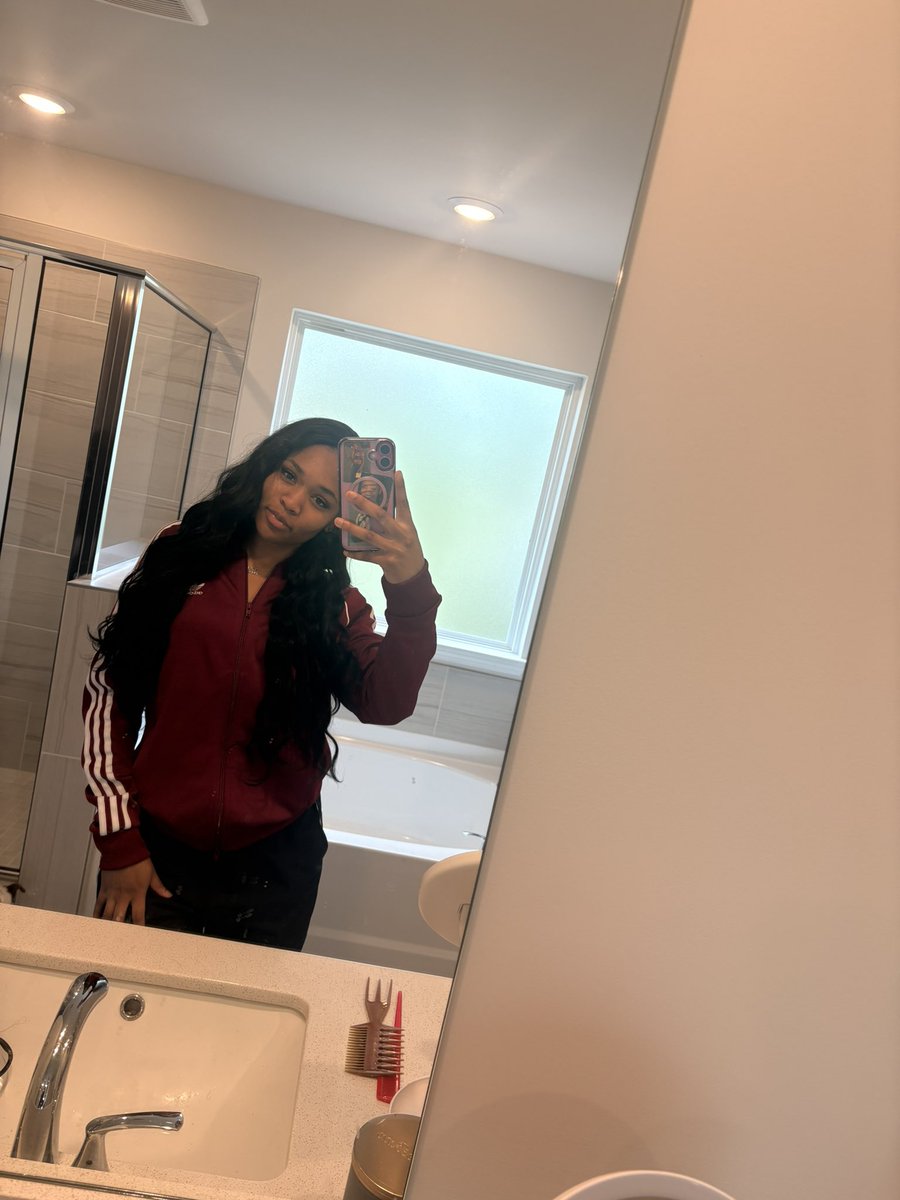 scorpio queen tweet media