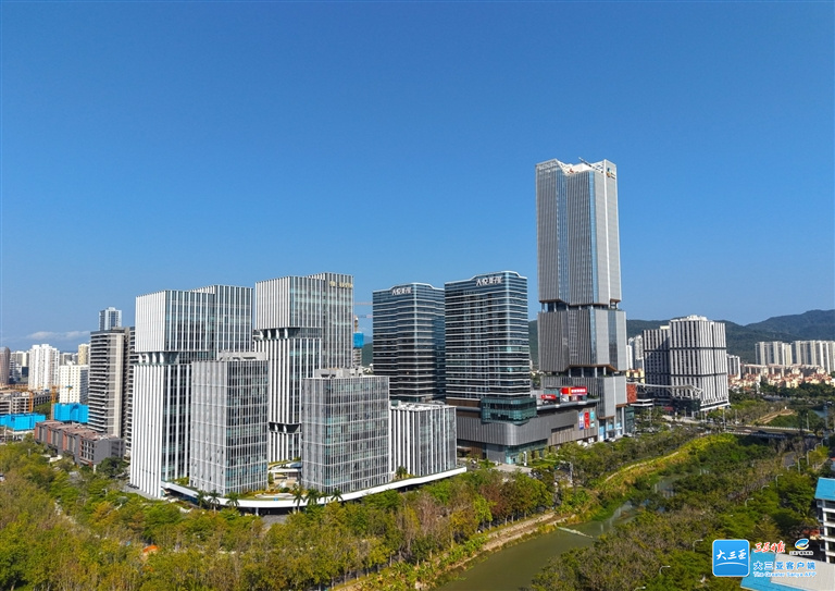 The total number of enterprises in Sanya CBD has surpassed 10,000!
On December 18, 2025, the Hainan Free Trade Port officially launched its island-wide independent customs operations. In the 100 days since, 861 new enterprises have been registered in Sanya CBD, a 35% year-on-year
