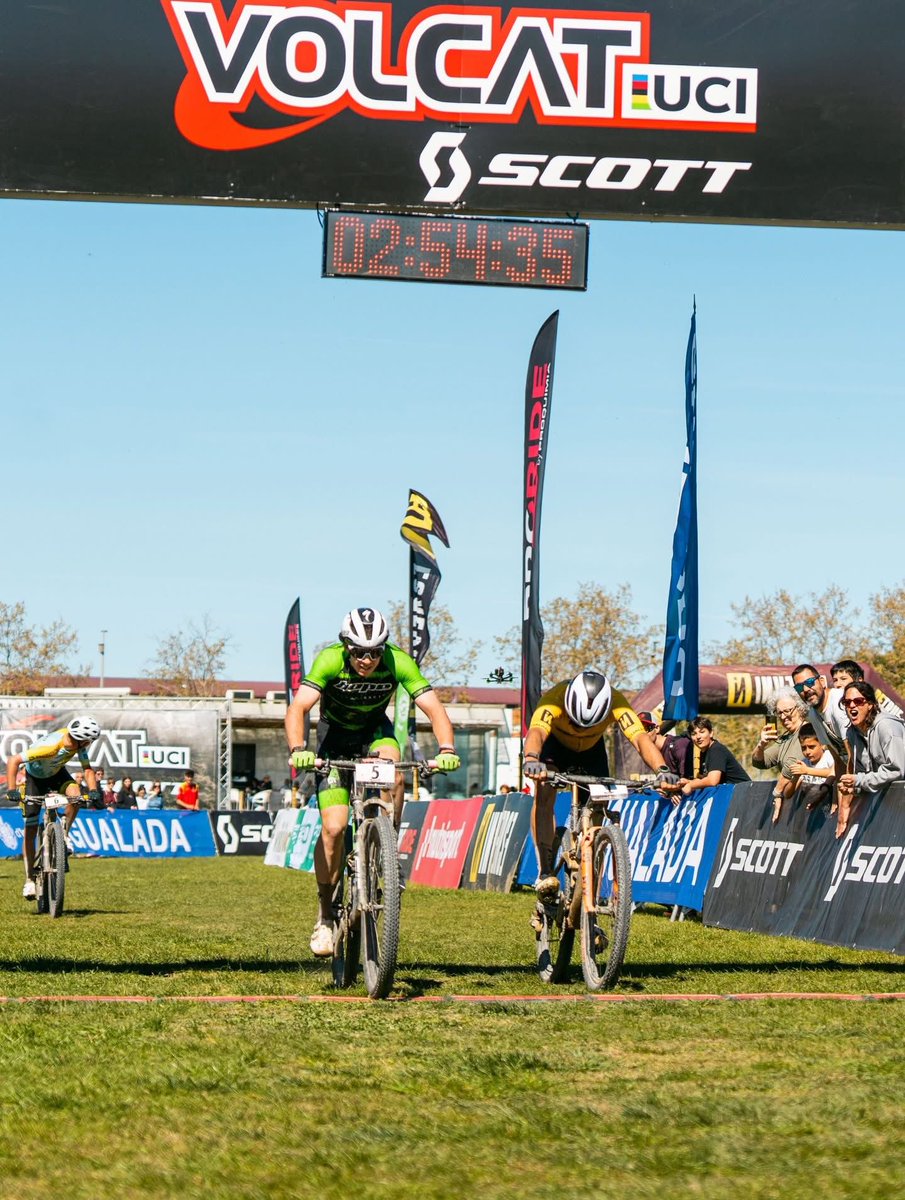 PlanetMTB tweet media