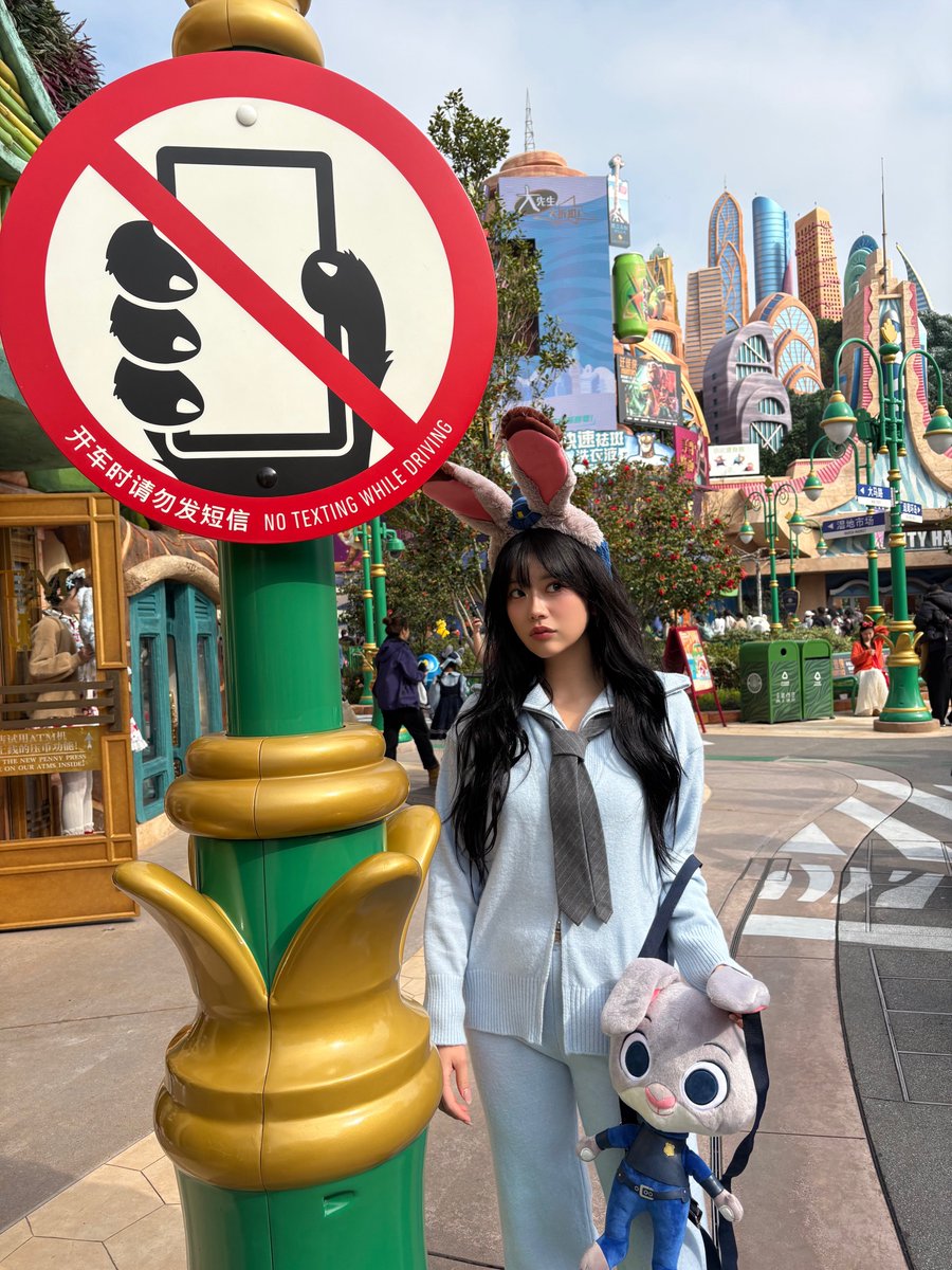 8467_0's tweet photo. 上海ディズニー🐰💖 https://t.co/SFLXGFQVn7