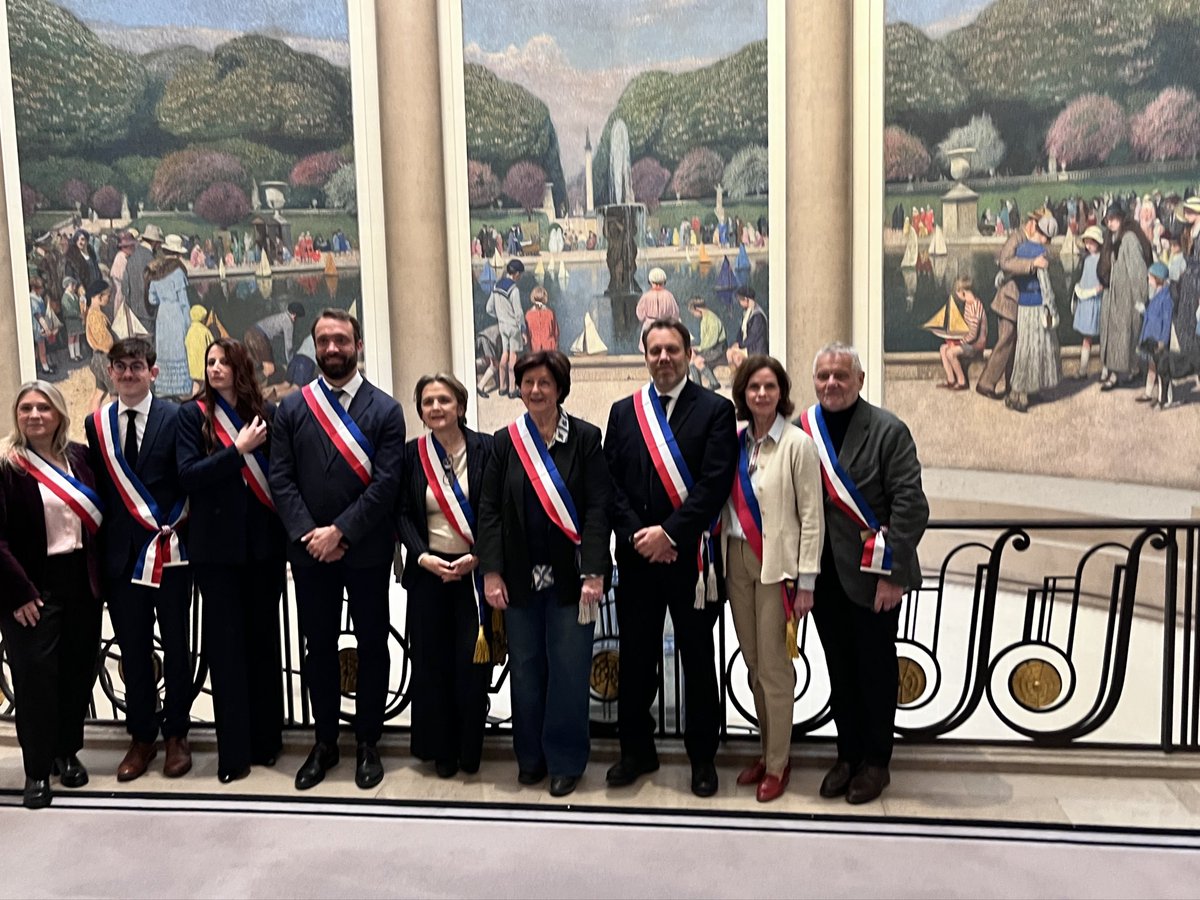 Conseil d’Inst. ce matin en <a href="/Mairie5Paris/">Mairie du 5e</a> 
Soutien à <a href="/BirabenAnne/">Anne Biraben</a> qui a fait une campagne de rassemblement pour changer Paris
Conseillère du 5e et de Paris, elle est aussi une déléguée section dont je soutiens la réélection en juin
<a href="/retailleau/">Fabrice Retailleau</a> <a href="/evren/">EVREN</a> <a href="/rachida/">Rihab Ben Abdessalem</a>