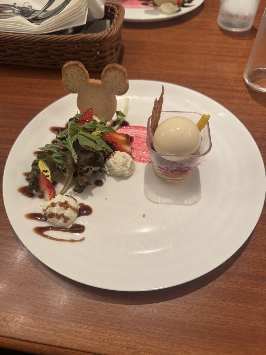 たかひろ tweet media