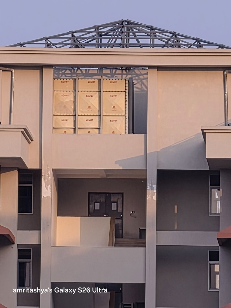 amritashya's tweet image. Check out these 1x and 30x zoom shots, all taken in 24MP mode before the update! 📸✨ #Zoom #Shots #Mode #Update #S26ultra