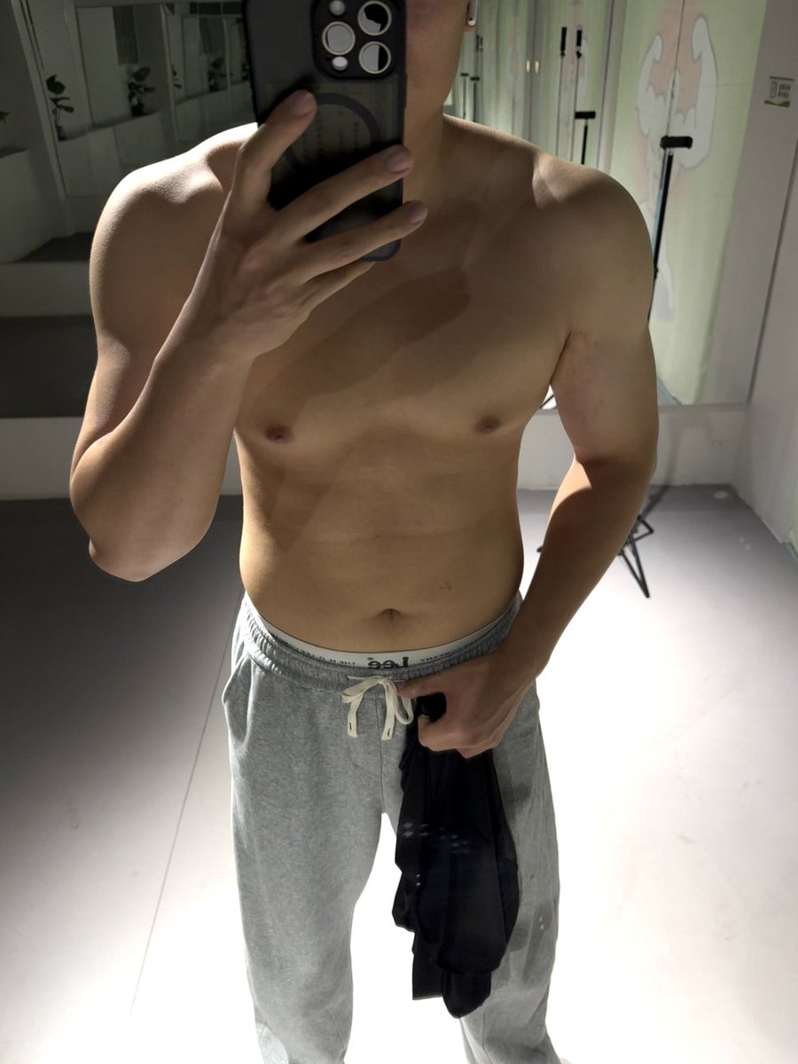 怪味蓝莓 tweet media