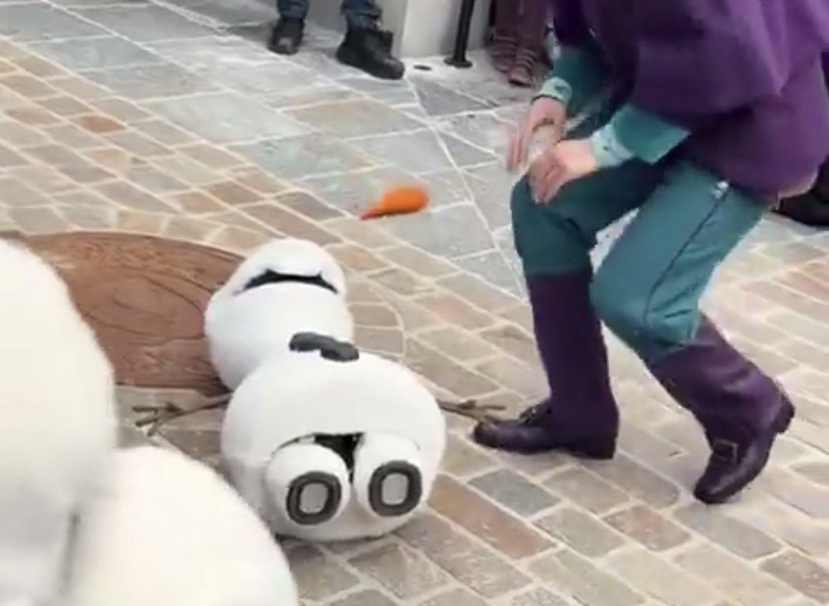 ﾁｬｶ㌠ tweet media