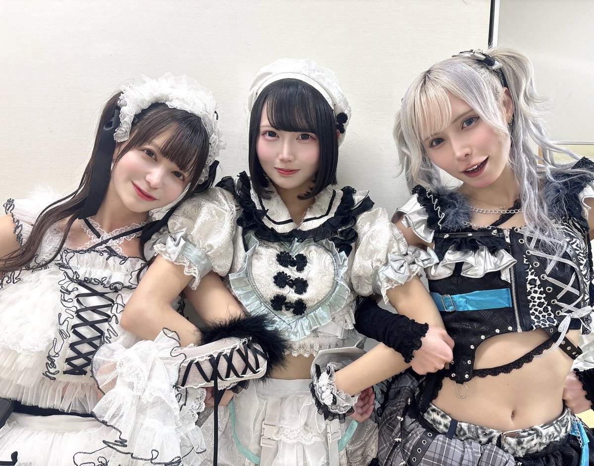 rurukachan_'s tweet photo. シュレ犬に入ってくれてありがとう🩵🤍 https://t.co/sn4G1IbRZ9