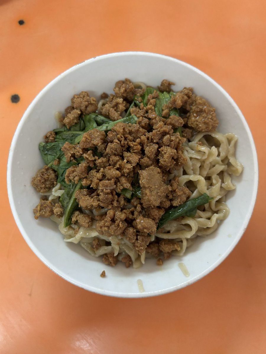 hendrysinaga's tweet photo. Bakmie Metro. Ini topping babi kecap👌🏻👌🏻 https://t.co/KuU4MSWTnI