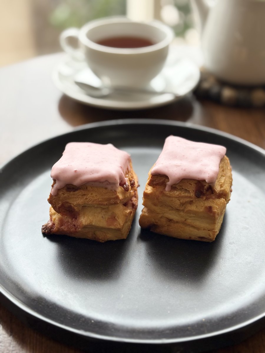 SconeStadium's tweet photo. 出店者紹介はまだまだ続きます！

ブランド紹介
＜カフェ ハル サクラ オカモト＞

スイーツ激戦区、神戸・岡本で、心ときめくティータイムをお届けする人気店です。🌸

同店のスコーンは厳選した素材と丁寧な焼き上げが生む、優しい味わいが特徴です。

神戸っ子から支持される味を西宮阪急で⚾️✨

#スコーンスタジアム #ハルサクラオカモト #神戸スイーツ