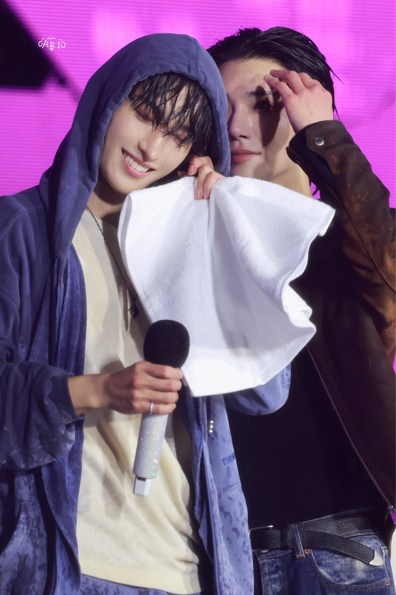 Ari_seventeen17's tweet photo. [JOSHUA&amp;DK]260405 SEVENTEEN WORLD TOUR [NEW_] ENCORE

#세븐틴 #SEVENTEEN 
#홍지수 #JOSHUA #조슈아 #ジョシュア 
#이석민 #DK #도겸 #ドギョム https://t.co/sOI8c9afVk