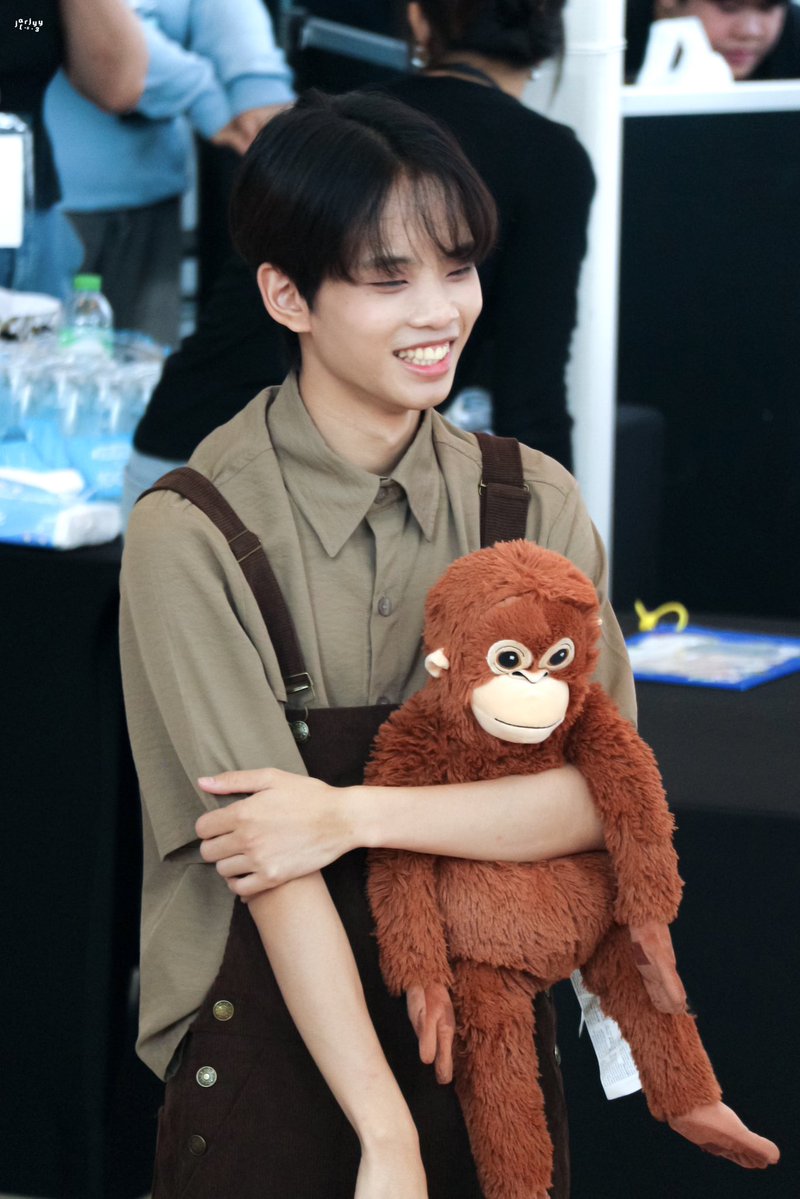 ₂₄/₇ ♡ tweet media