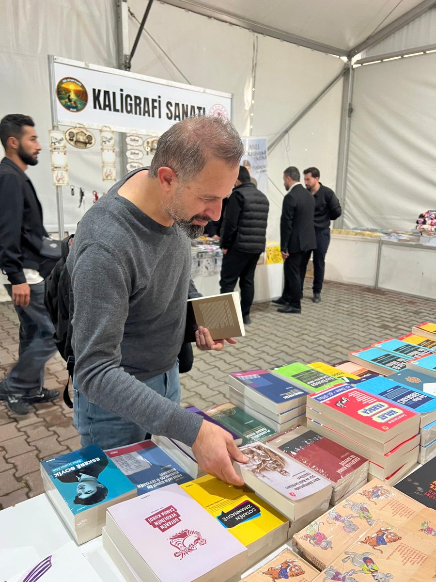 Nûbihar tweet media