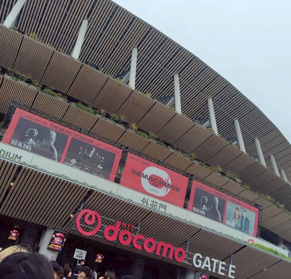 ∠リリ－＠4/4,5ワンオク国立 tweet media