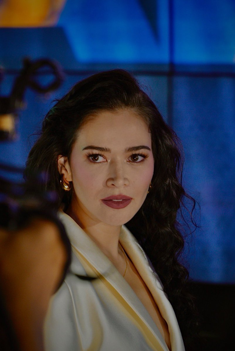 Face card never declines!! <a href="/bb_belaaa/">Bela</a> 

BelaPadilla As AgentLara
#BvDMission