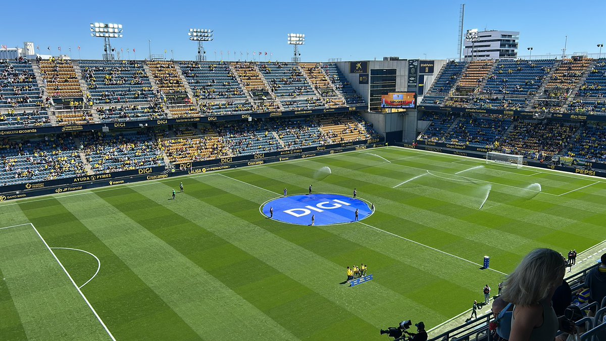 manolosk10's tweet photo. volvimos a la senda de la victoria en un espectacular fin de semana 👌

Cadiz nunca defrauda… 

#CadizCordoba #CCF https://t.co/cbiKmhkwsZ