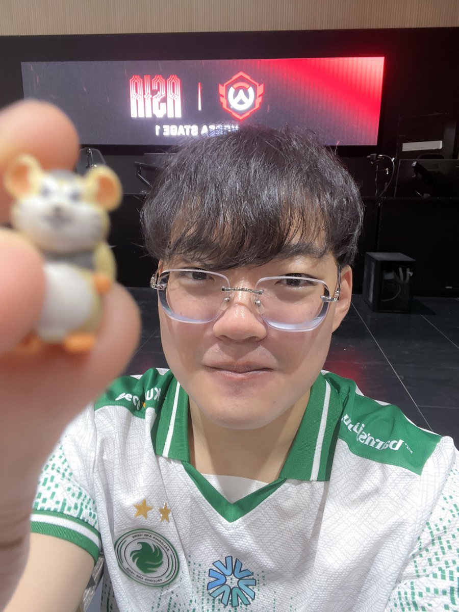 malzzang✸ tweet media