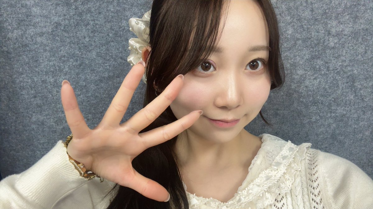 sae_hosyo's tweet image. 恋のルセットリリース記念生配信ありがとうございました！！！

デビューを皆様と一緒にお祝いすることができて、とても幸せです(  ´˘`  )💛

成長していくショコラミの姿をこれからも見守ってくれたら、嬉しいです！🫶🏻💖💖

おすすめポイントの感想も待ってます！💭

 #ショコラミ  #デビュー
