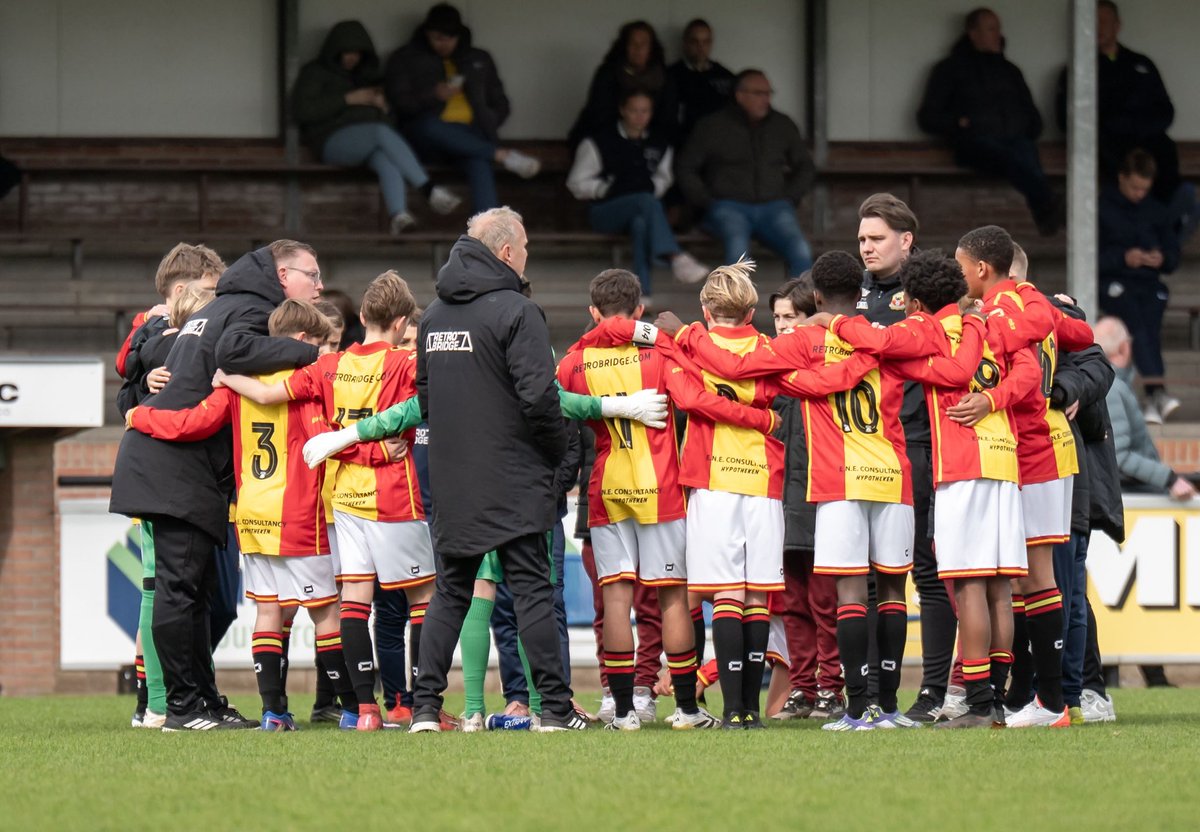 Patrick0570's tweet photo. Epe Paastoernooi 2026. Mooie en intensieve wedstrijden met O14 waarin we tegen grote clubs flinke weerstand boden. Genk (0-2) Nordsejlland (0-1) Slavia Praag (0-1) Heerenveen (5-2 W en 0-1) Epe (1-0 W) en AZ (1-1). Mooi en leerzaam weekend met elkaar https://t.co/A08KkKi7uU