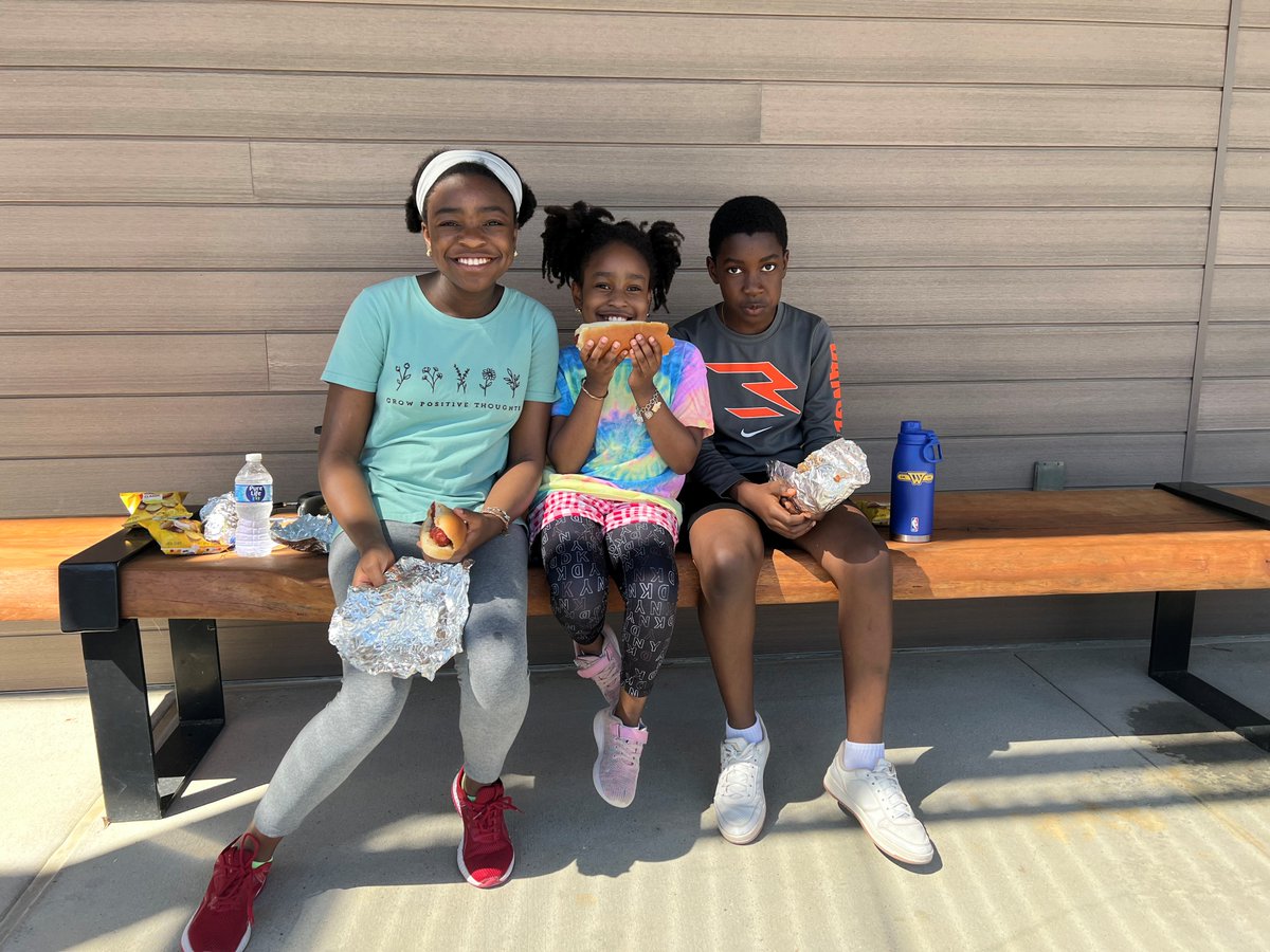 ARTAVIATX's tweet image. More than just homes, it’s moments like these ☀️
Our Field Day was filled with energy, laughter, and neighbors coming together.
#ARTAVIATX #LiveColorfully #ConroeTX #ConroeRealEstate #ConroeISD