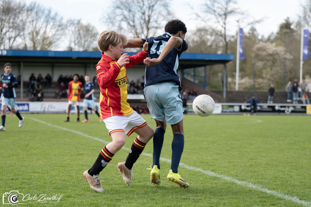 Patrick0570's tweet photo. Epe Paastoernooi 2026. Mooie en intensieve wedstrijden met O14 waarin we tegen grote clubs flinke weerstand boden. Genk (0-2) Nordsejlland (0-1) Slavia Praag (0-1) Heerenveen (5-2 W en 0-1) Epe (1-0 W) en AZ (1-1). Mooi en leerzaam weekend met elkaar https://t.co/A08KkKi7uU