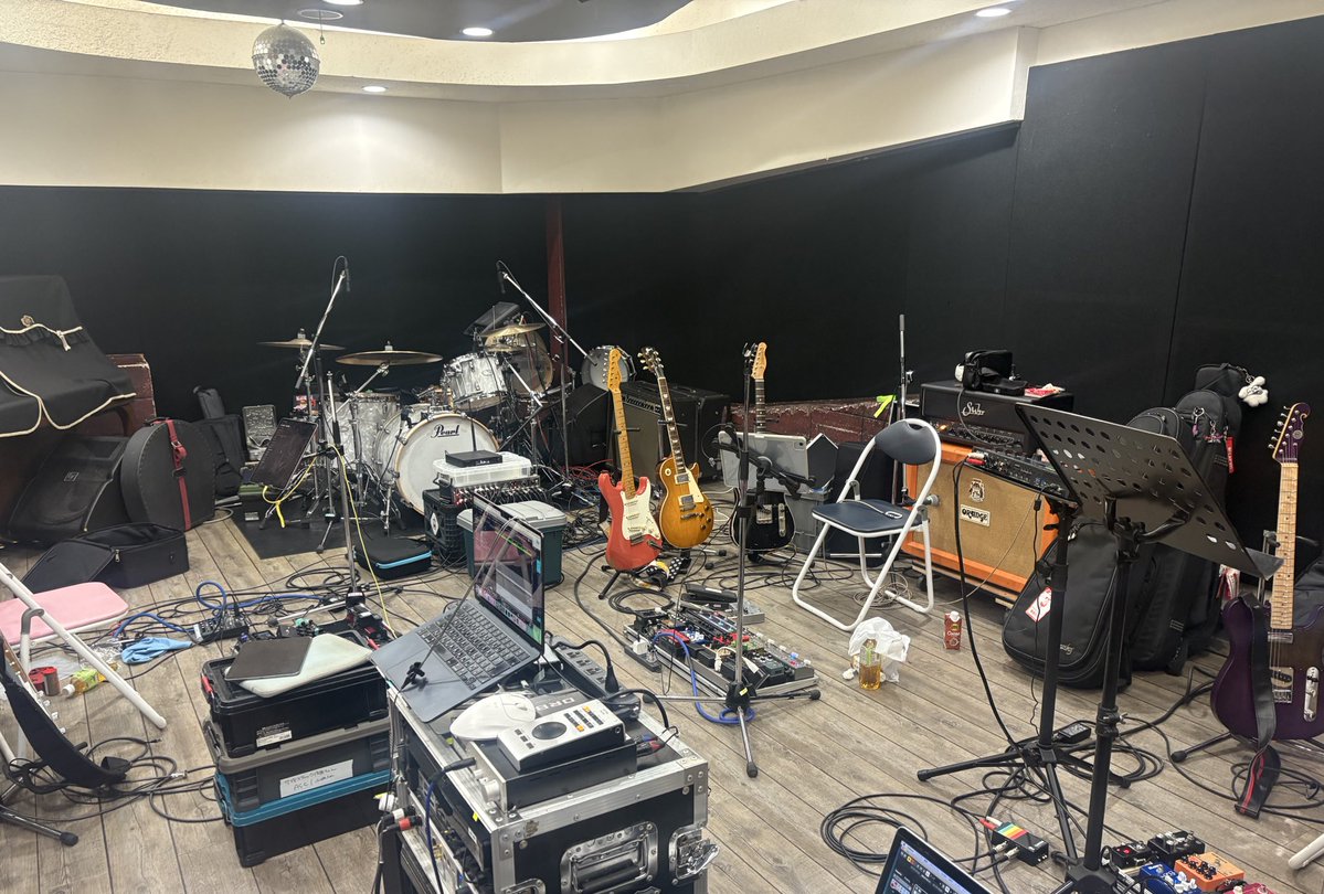 あすきー tweet media