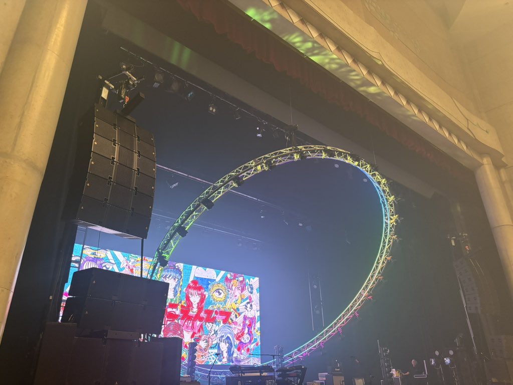 もう成人そこらからちゃんとアラサーになりつつある今日まで追いかけてきたけど
まだ新しい景色を見せてくれるマカロニえんぴつがあまりにも好きでごめんすぎるし、
沖縄まで来てマジで良かったし、
冗談抜きで過去1番いいライブだった