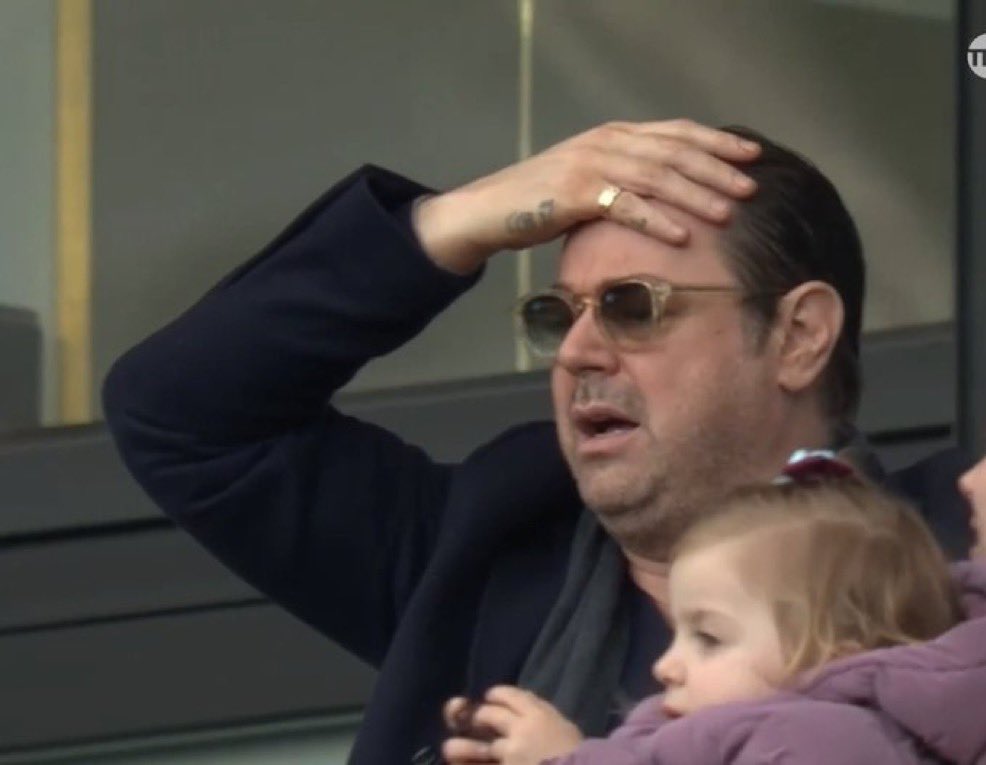 całłum tweet media