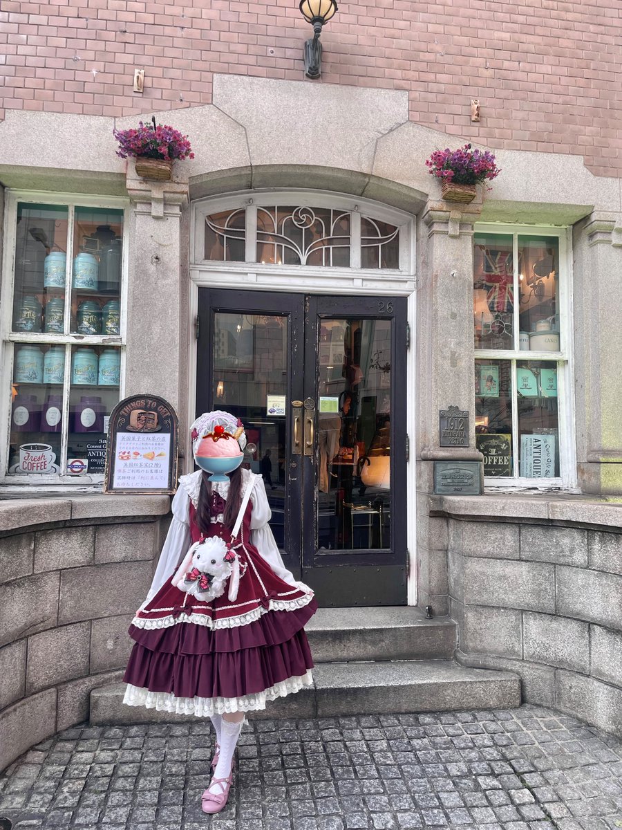 報告が遅れましたが、大阪大学お嬢様部　4代目代表を退位しました
部には居続けるので、もうしばらくお役に立てれば嬉しいですわ〜