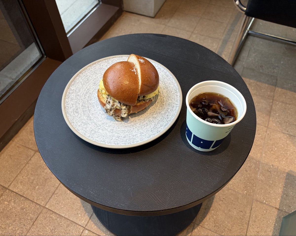 papaplaza tweet media