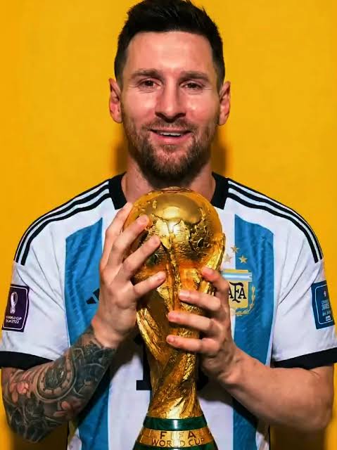 Mayor of Whuti tweet media