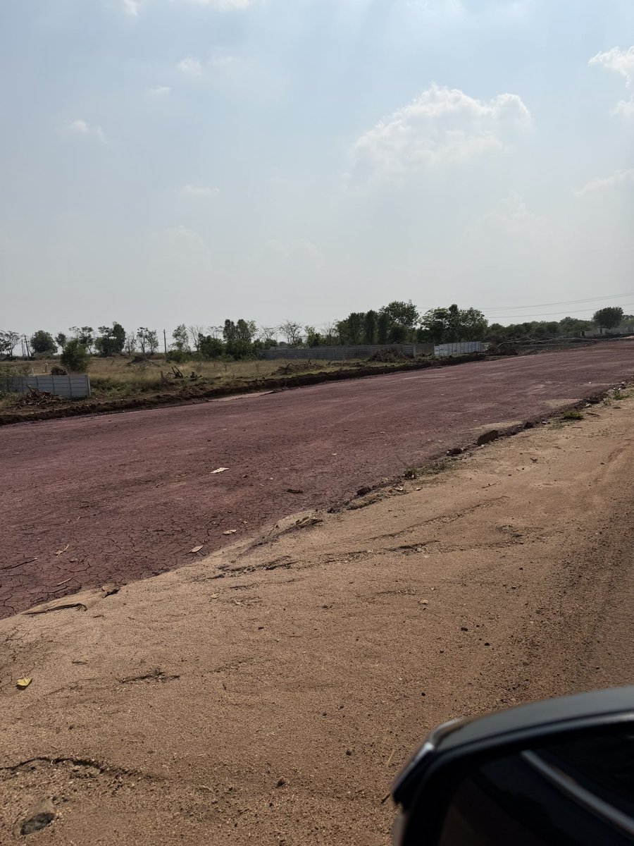 AdarAspire's tweet image. TSPA–#Chevella–#Manneguda road expansion is progressing at pace.

Banyan tree translocation is also underway as part of the corridor upgrade, supporting improved connectivity across this emerging growth stretch in West Hyderabad.

#HyderabadRealEstate #InfrastructureUpdate