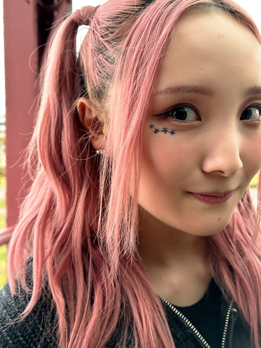 石野理子 tweet media