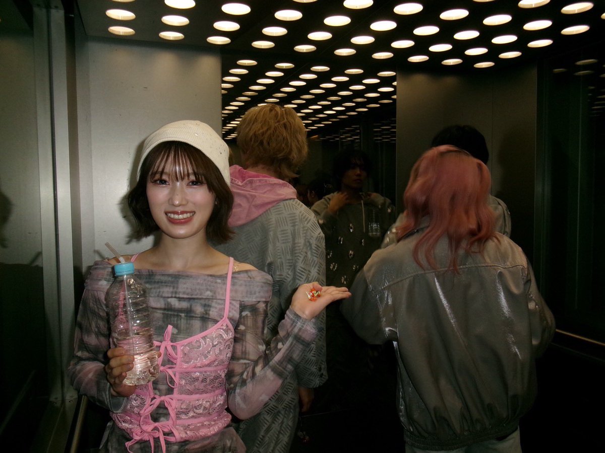 石野理子 tweet media