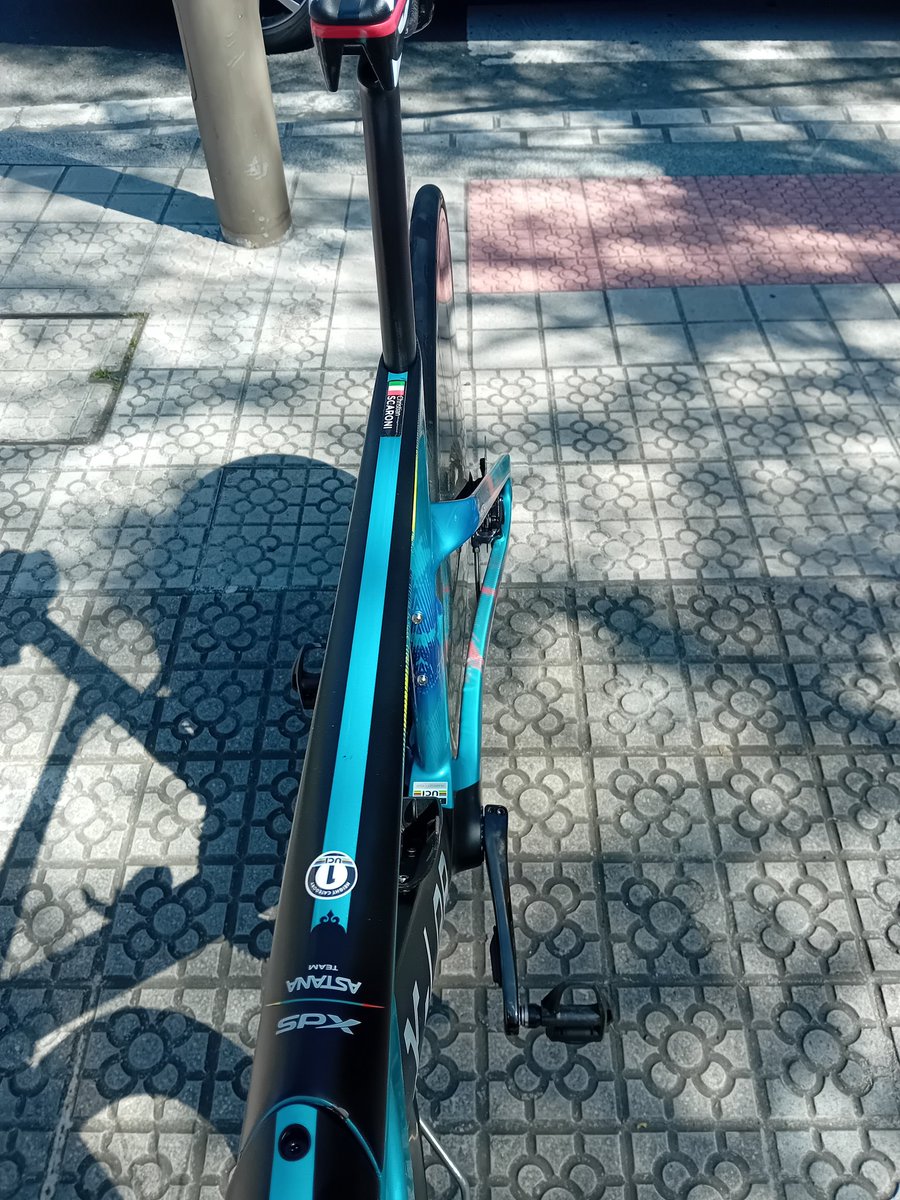 De lejarreta y sean kelly. tweet media