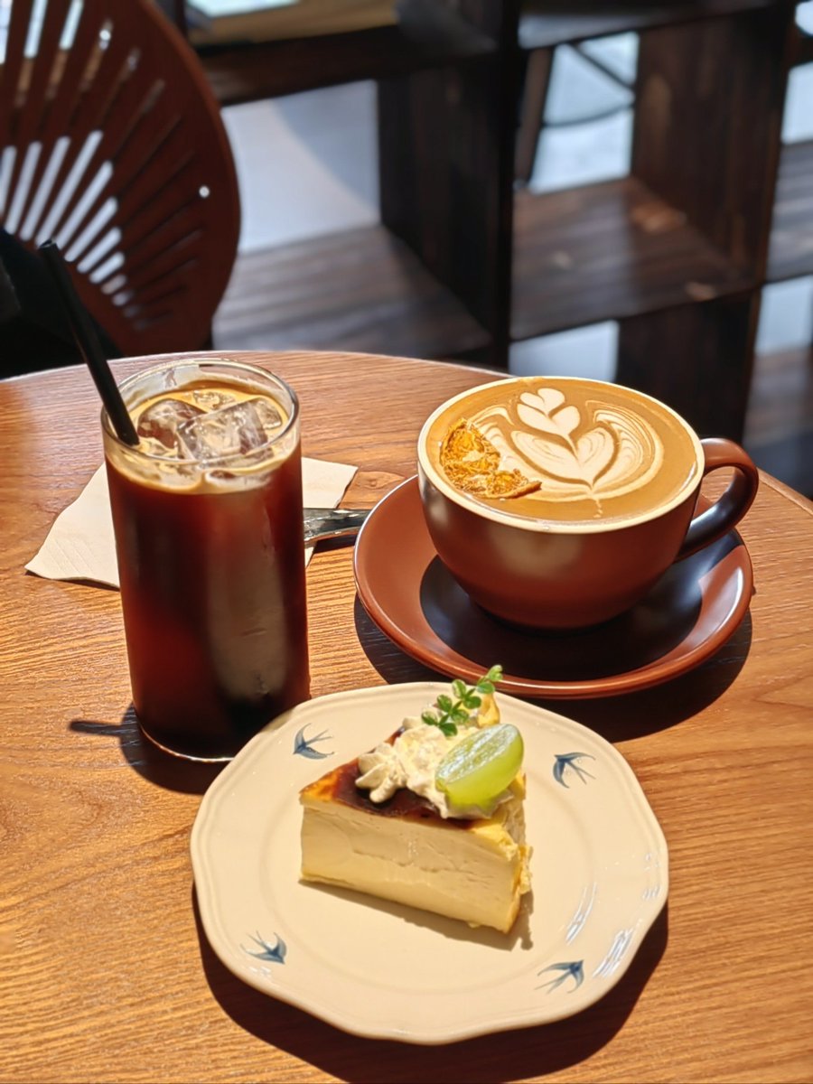 trinityseay03's tweet photo. Dive into #MusicVibe!  Soft lo-fi beats + cozy café backdrop = instant calm. Let the melody wrap around you—your perfect midday reset. https://t.co/2lAbVqQivi