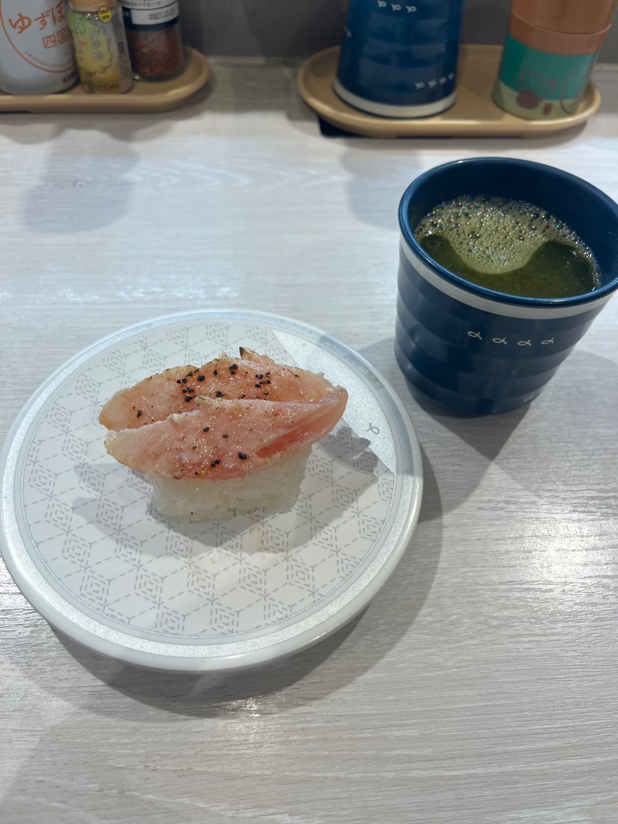 社会人になると、仕事帰りに気分でお寿司にだって行けるのさ