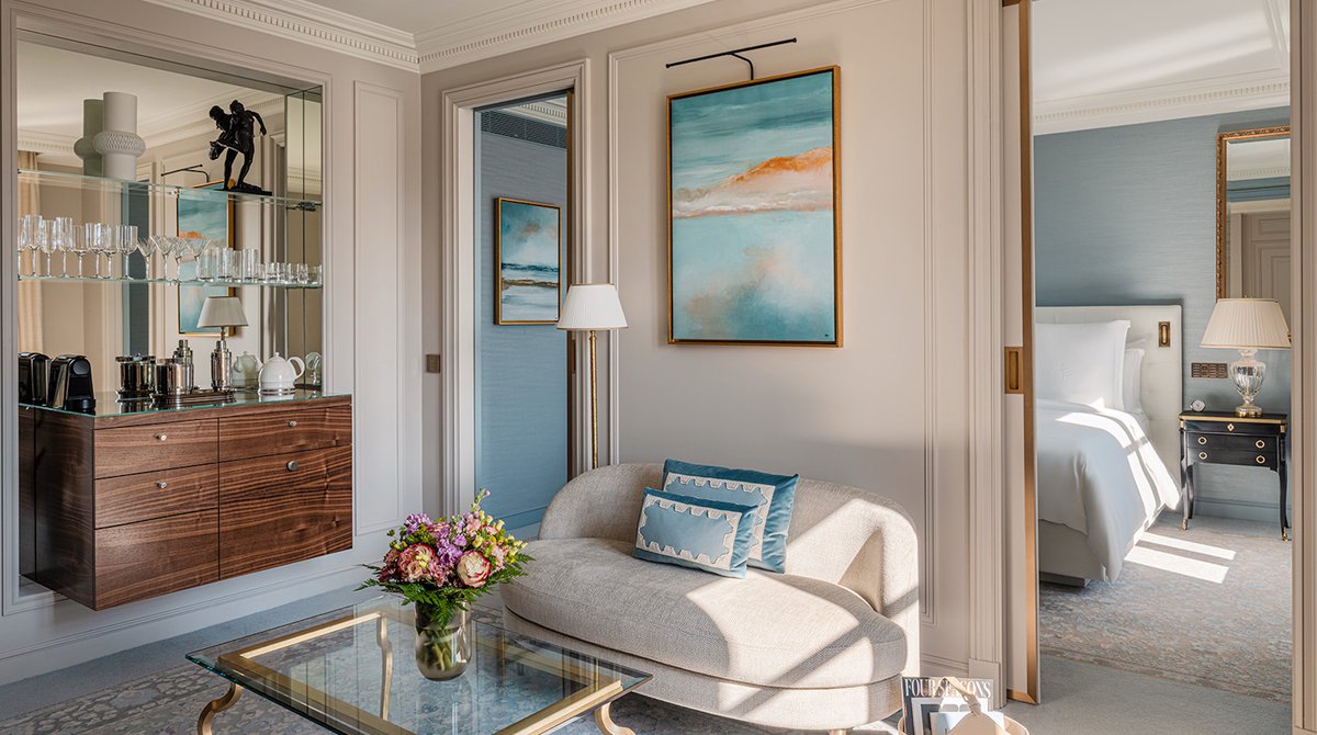 cppluxury's tweet image. Four Seasons Hotel des Bergues Geneva debuts newly renovated rooms and suites

lnkd.in/dWhU9fBg (full article)

#FourSeasons #Geneva #FourSeasonsDesBergues #luxuryhotels #luxuryhospitality #luxurysuites #luxury #hotels #renovation #suitelife @FourSeasons