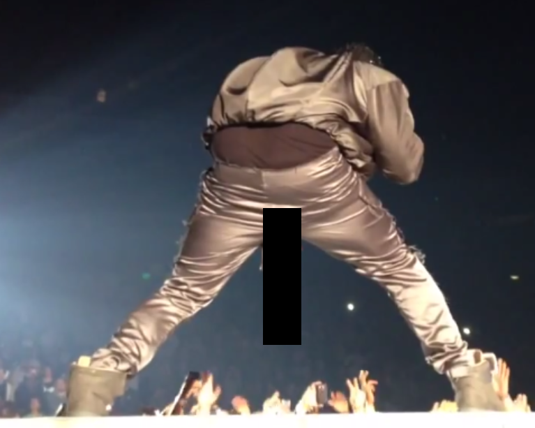 Mookie_TF's tweet photo. Remember when YE was on stage and his pants ripped #YE #kanye #news https://t.co/GMlMXf5a3s