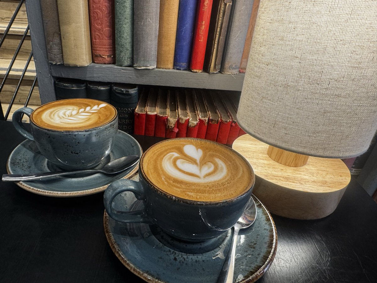 Lan3y284's tweet image. Gorgeous coffee and sourdough toast with butter and jam after our walk this morning …. Thanks @steep_street 
#coffeelover #flatwhite #cosynook #books