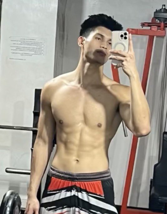 B O Y S R U S 🧨 tweet media