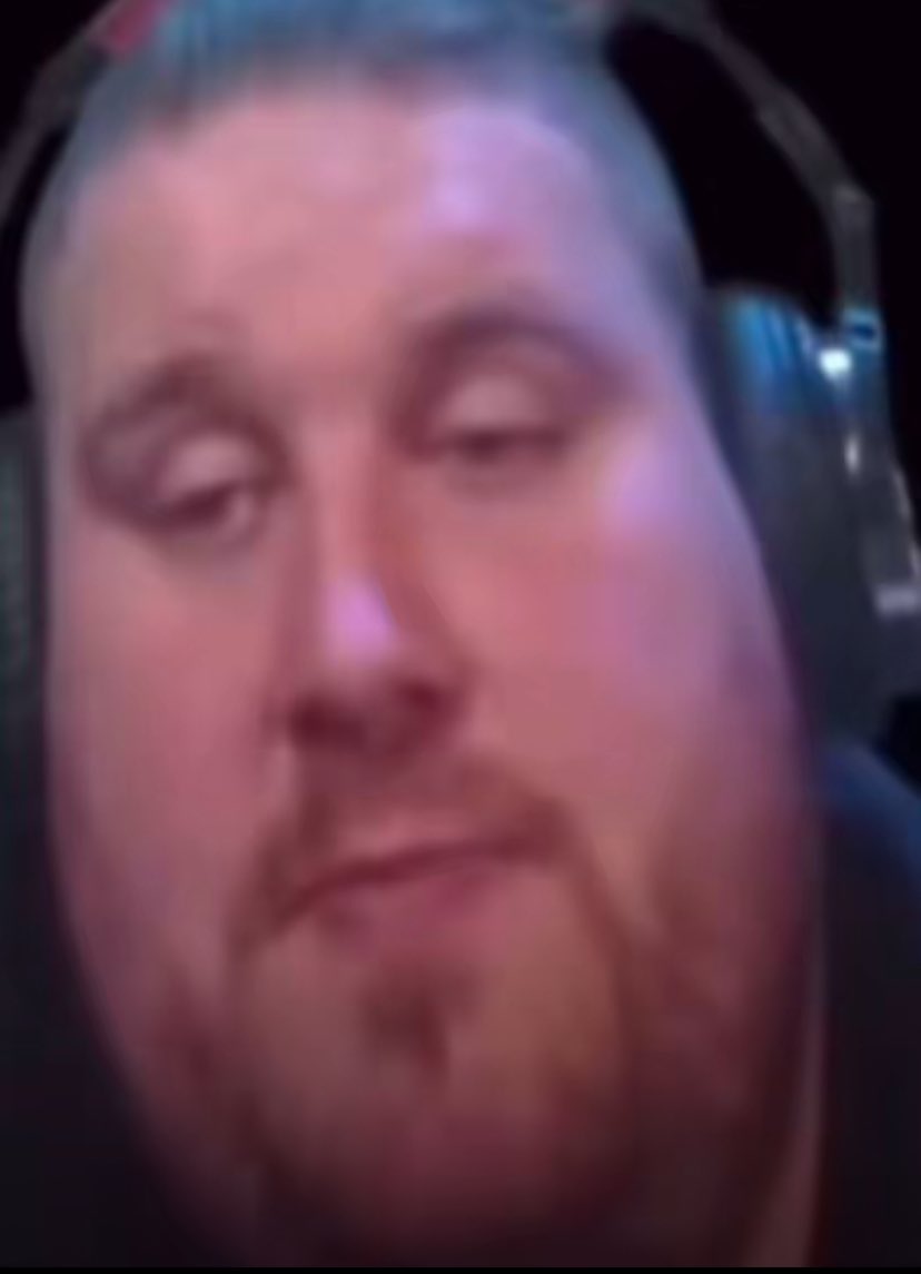 TopLarper tweet media