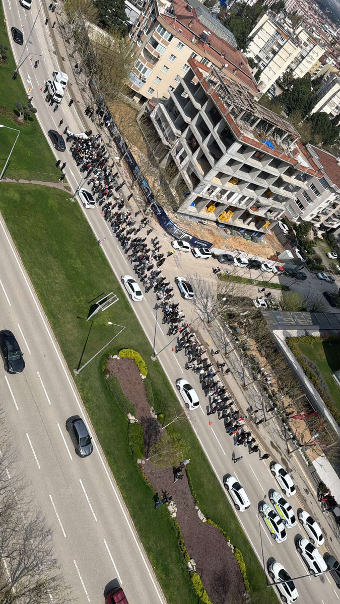 Özgür Adam tweet media