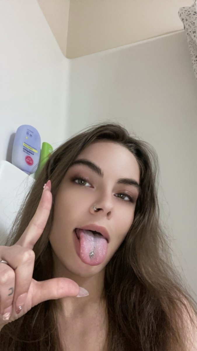 Nellie Collects ✨ tweet media