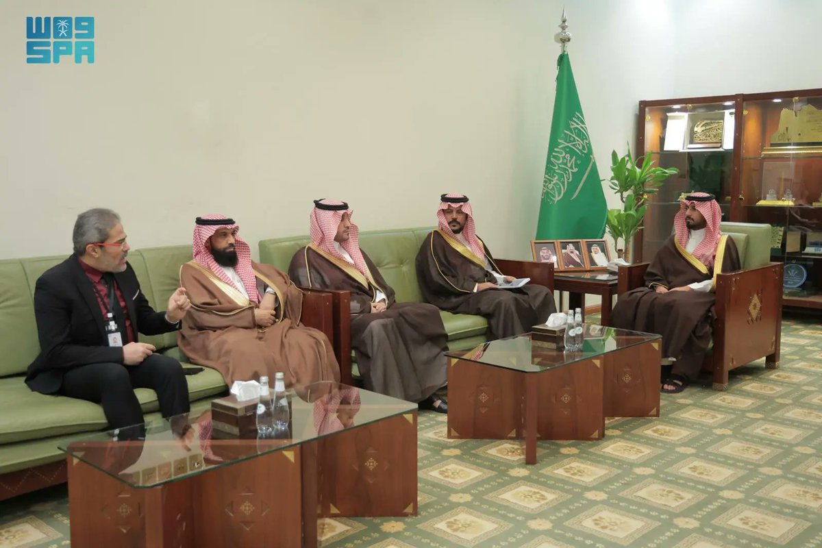 SPAregions's tweet photo. محافظ الخرج يستقبل المدير التنفيذي لنطاق الخرج الصحي.
https://t.co/VYzAsjJ05u
#واس https://t.co/jrLSkUILSq