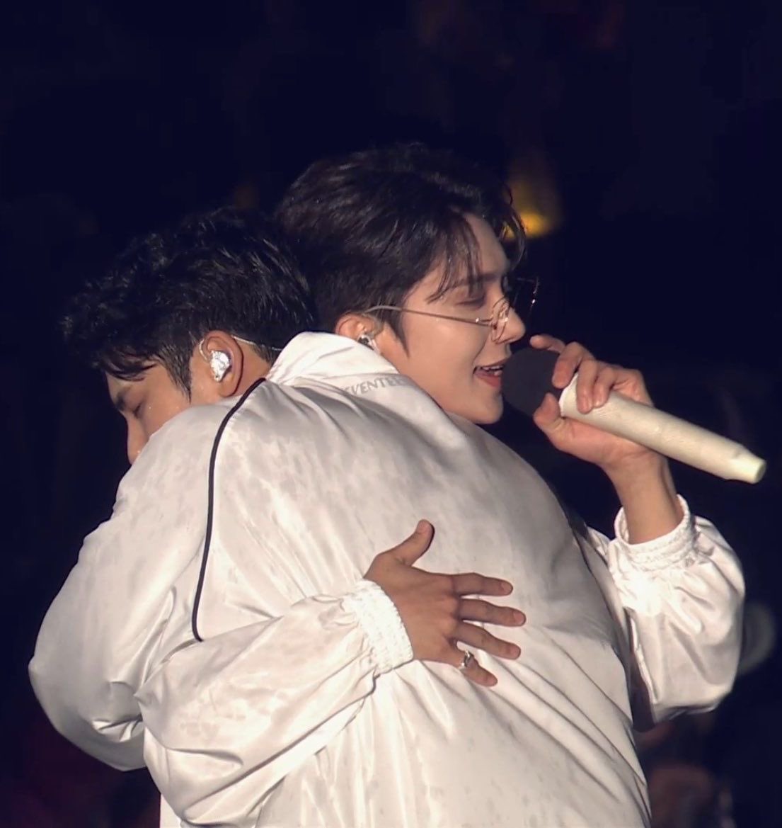 aną⋆🦌 tweet media